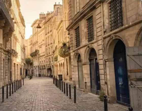 Rue Ausone, rue piétonne du quartier Saint-Pierre classé UNESCO — location d'appartement à Bordeaux